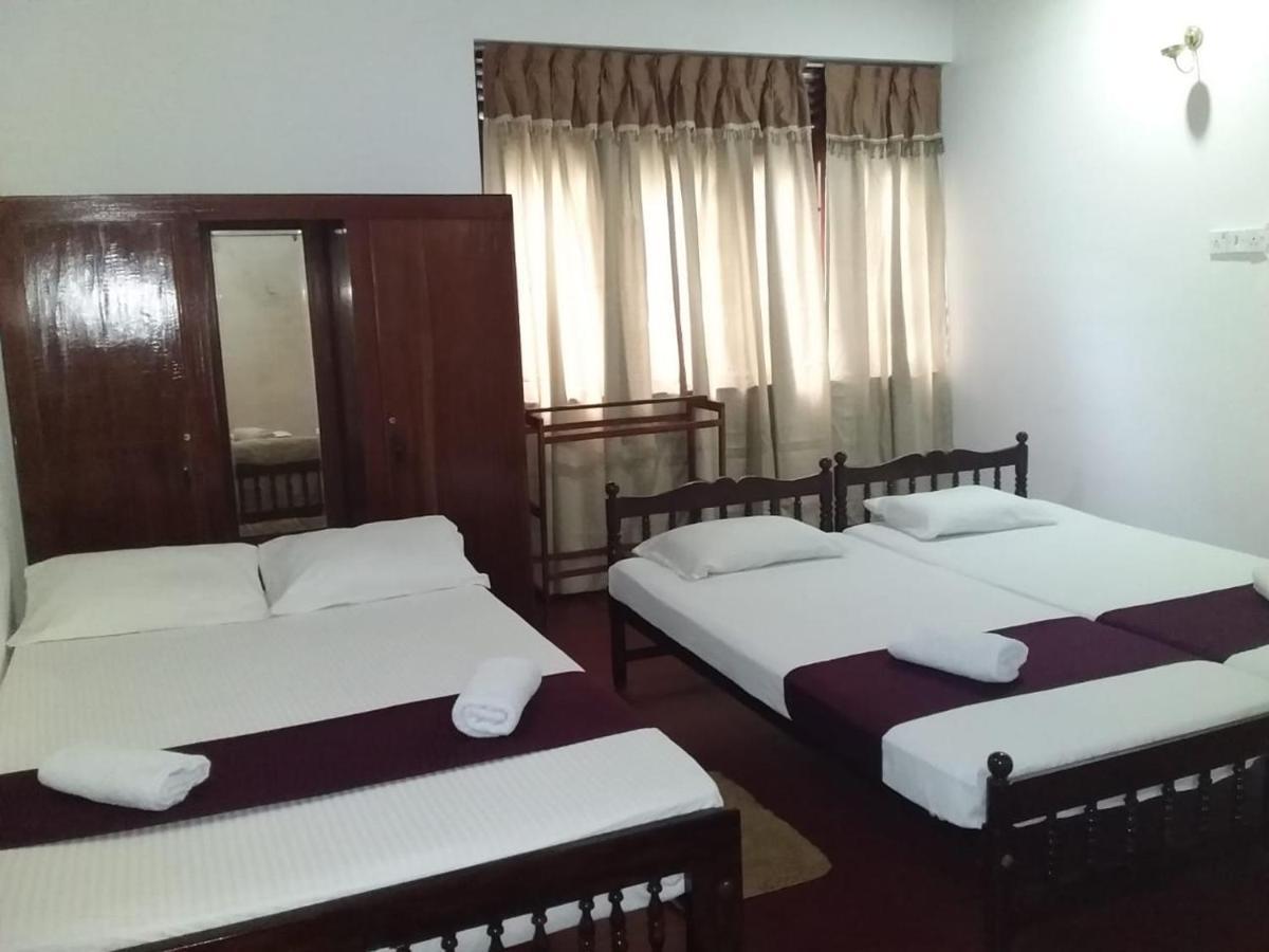Lazy Bear Best Hostel In Kandy Kültér fotó
