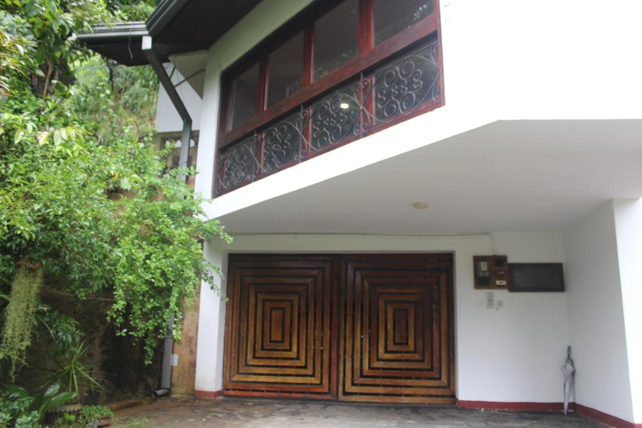Lazy Bear Best Hostel In Kandy Kültér fotó